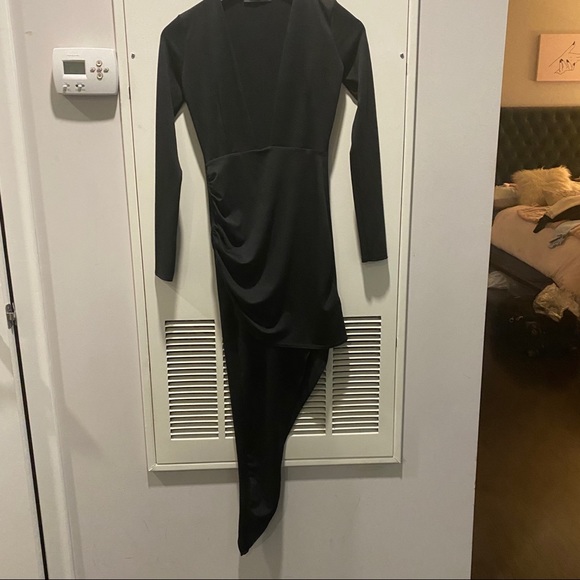 Missguided Dresses & Skirts - Missguided Deep V Long Sleeve Asymmetric Dress
